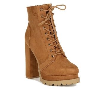 New Women’s Wild Diva Nubuck Almond Toe Platform Chunky Ankle Boot.   Size 8.5